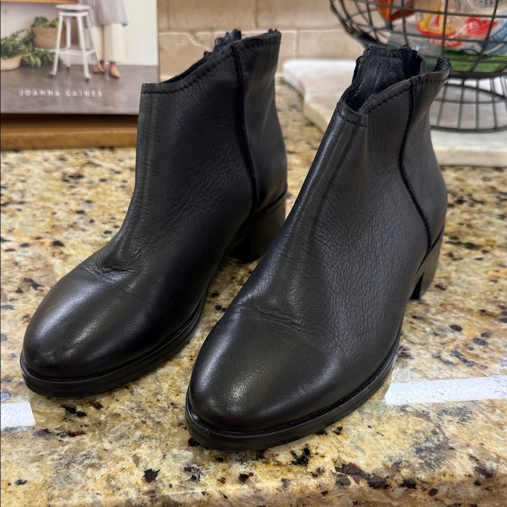Artisan Black Leather Men's Boots